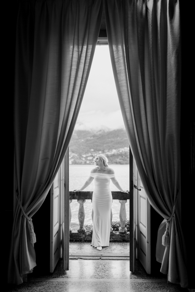 The bride photographed in black and white