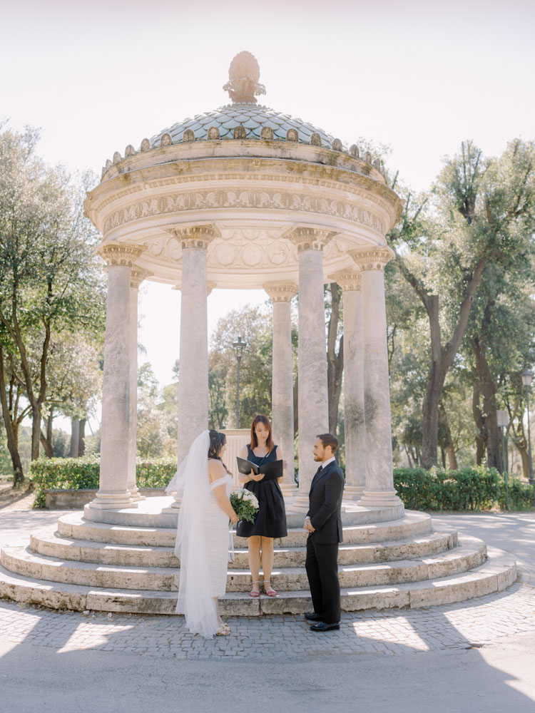 The ceremony at the Diana temple in the Villa Borghese garden