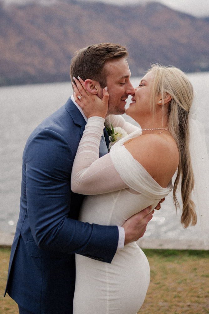 The kiss of the groom