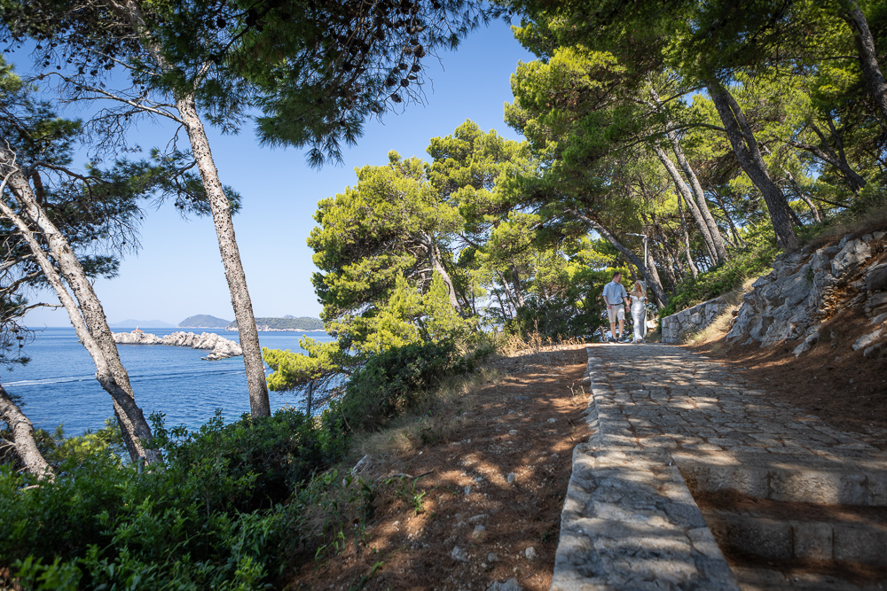 The path along the see to reach the location of the ceremony