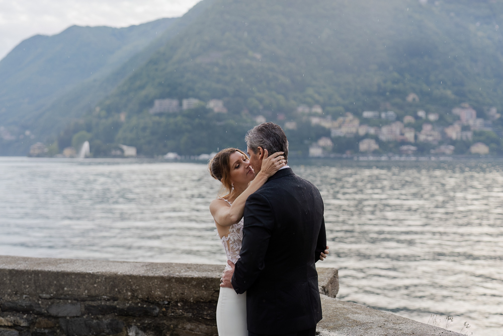 A kiss by the river lake