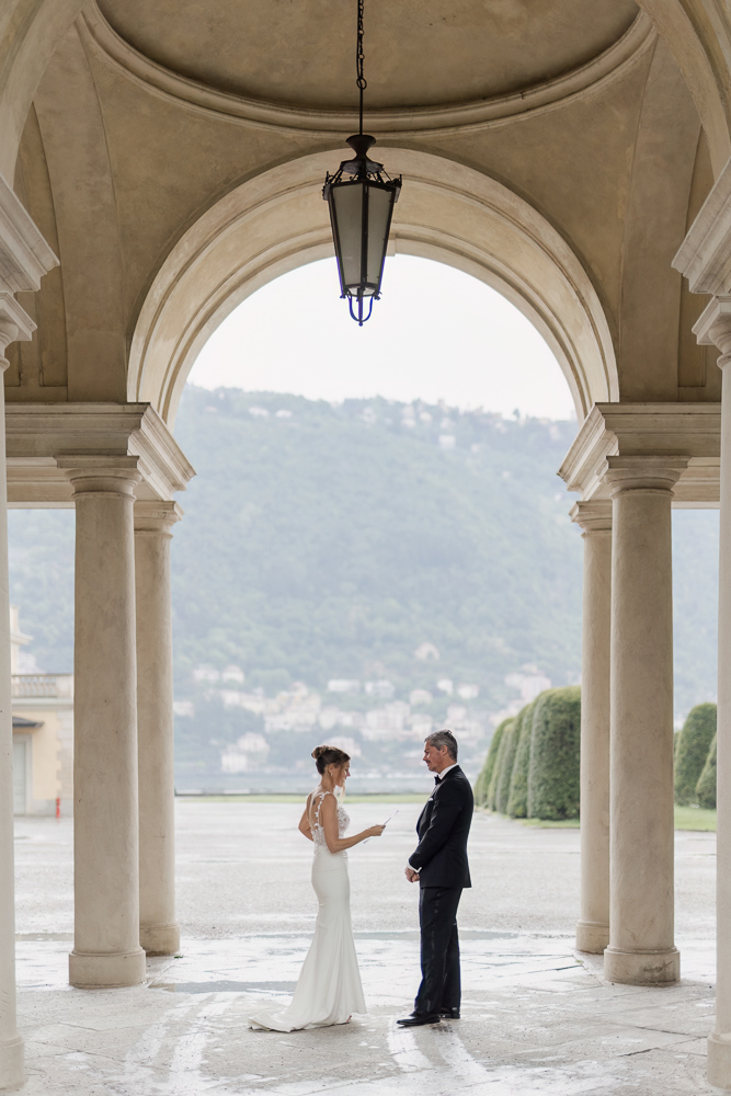 The exchange of vows of the bride at Villa Olmo, Lake Como