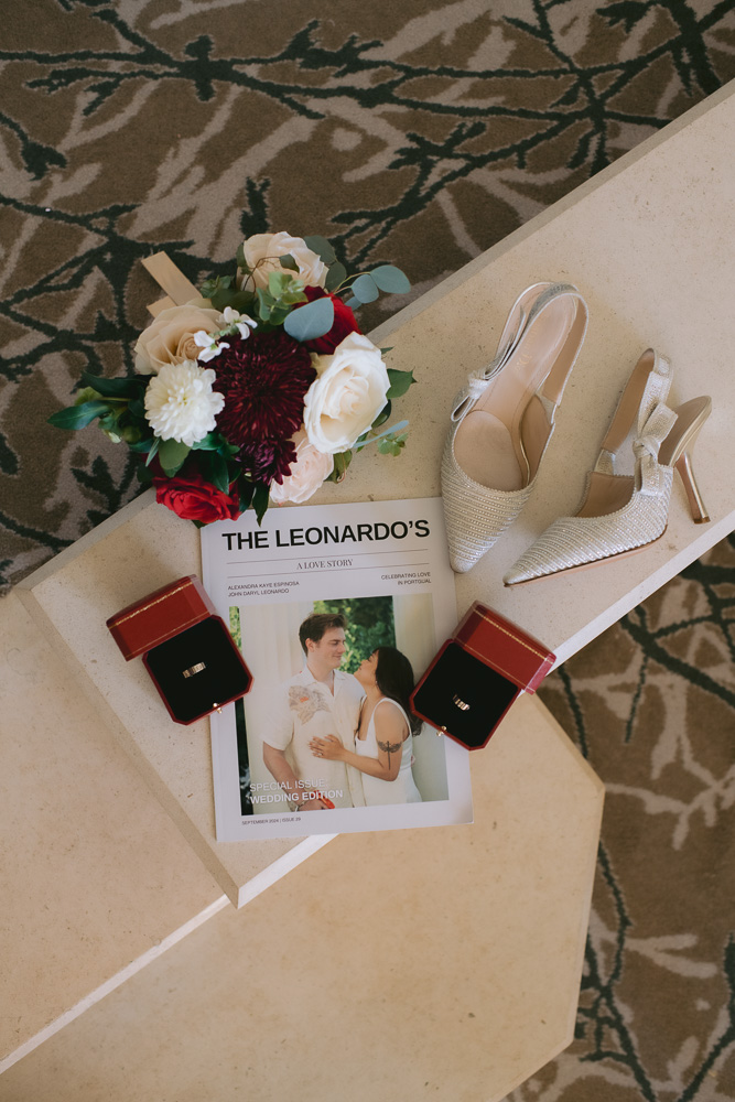 Shoes, rings, flowers the great details for a getting ready moment