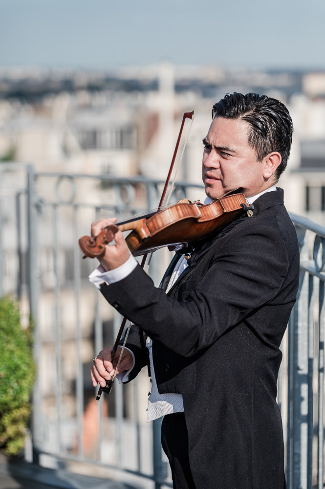 The violonist for the ceremony