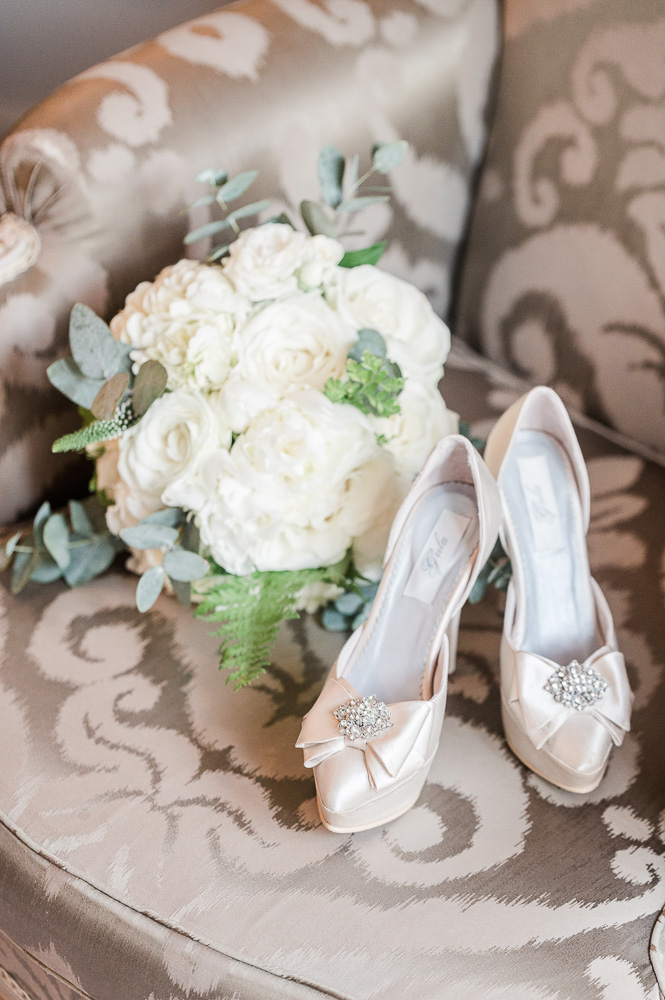 Bouquet and shoes in detail